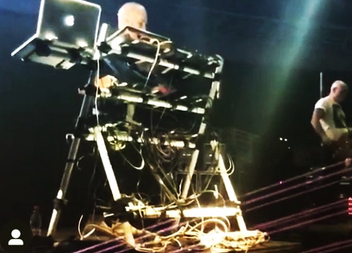 Racks 19" y estaciones LED para productores